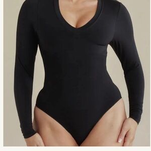 🔥 NWT Pinsy V-Neck Sculpting Bodysuit - Size Small | Boutique Fast Ship! 🔥